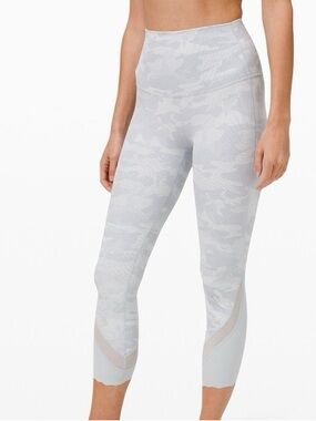 lululemon athletica Camo Wunder Under Scalloped Hem High-Rise Crop 23”
